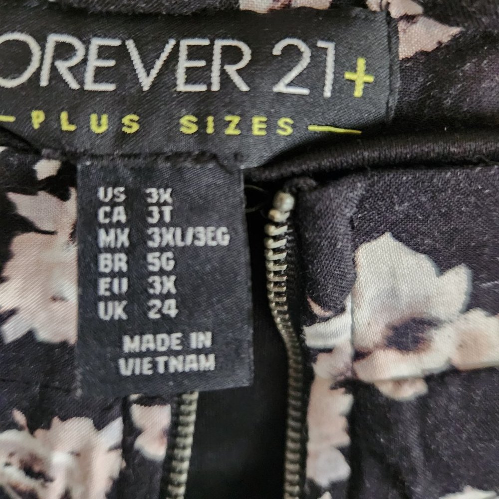 Front zip floral skirt